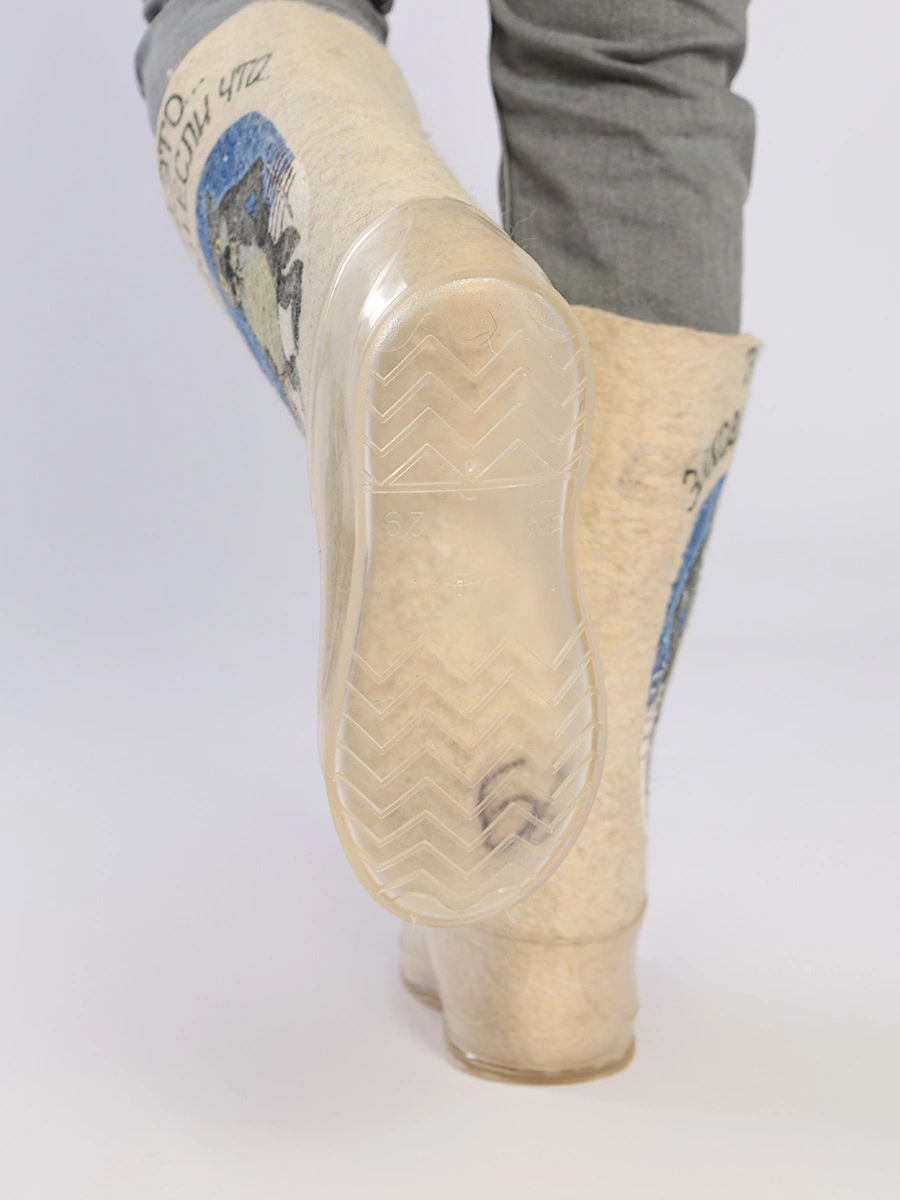 Валенки с галошами и росписью Волк и зима